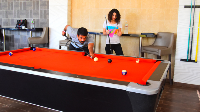 play pool table games